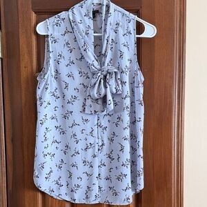 Ann Taylor Lavender Floral Sleeveless Blouse Bow Tie Size small